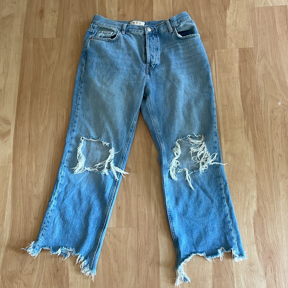 We The Free Distressed Maggie Straight Button Front Jeans. Size 29
